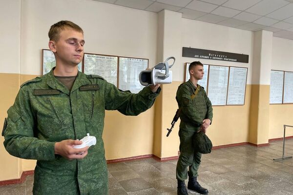 Белорусских студентов учат управлять дронами нового поколения - Sputnik Беларусь