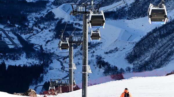 Канатная дорога на горнолыжном курорте Эльбрус в Кабардино-Балкарии, архивное фото - Sputnik Беларусь
