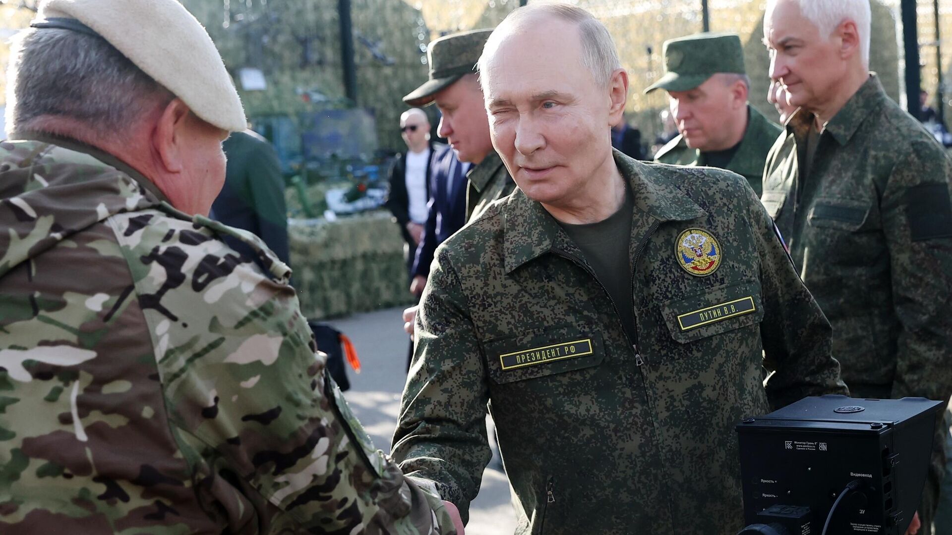 Путин понаблюдал за учениями «Запад-2025» на полигоне в России