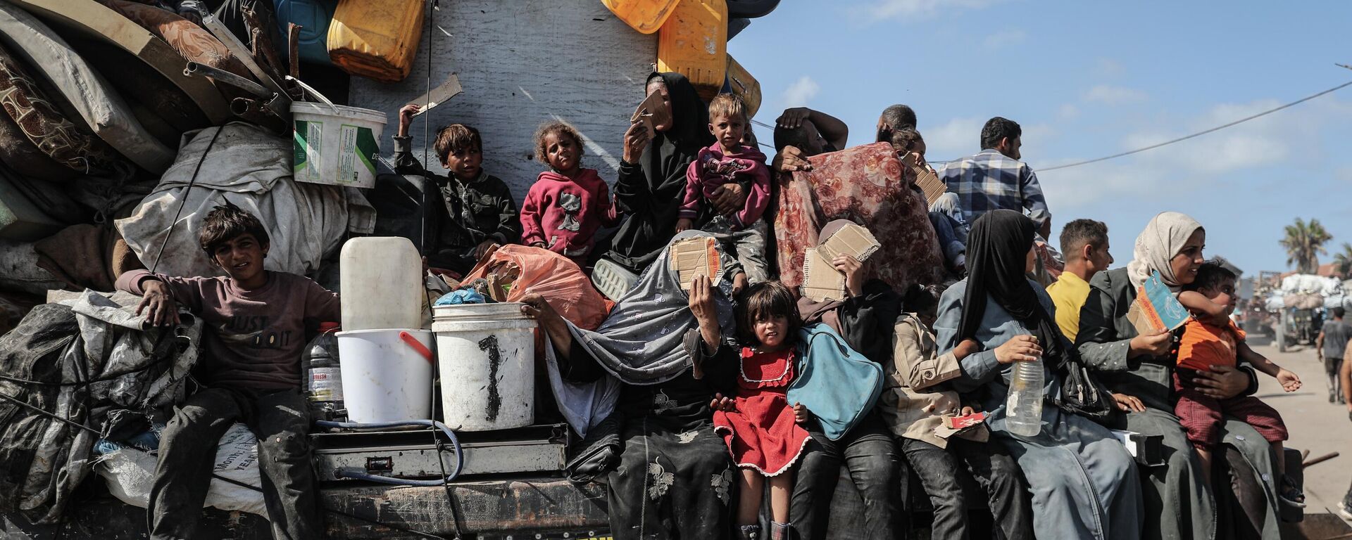 Эвакуация палестинцев из Газы - Sputnik Беларусь, 1920, 17.09.2025