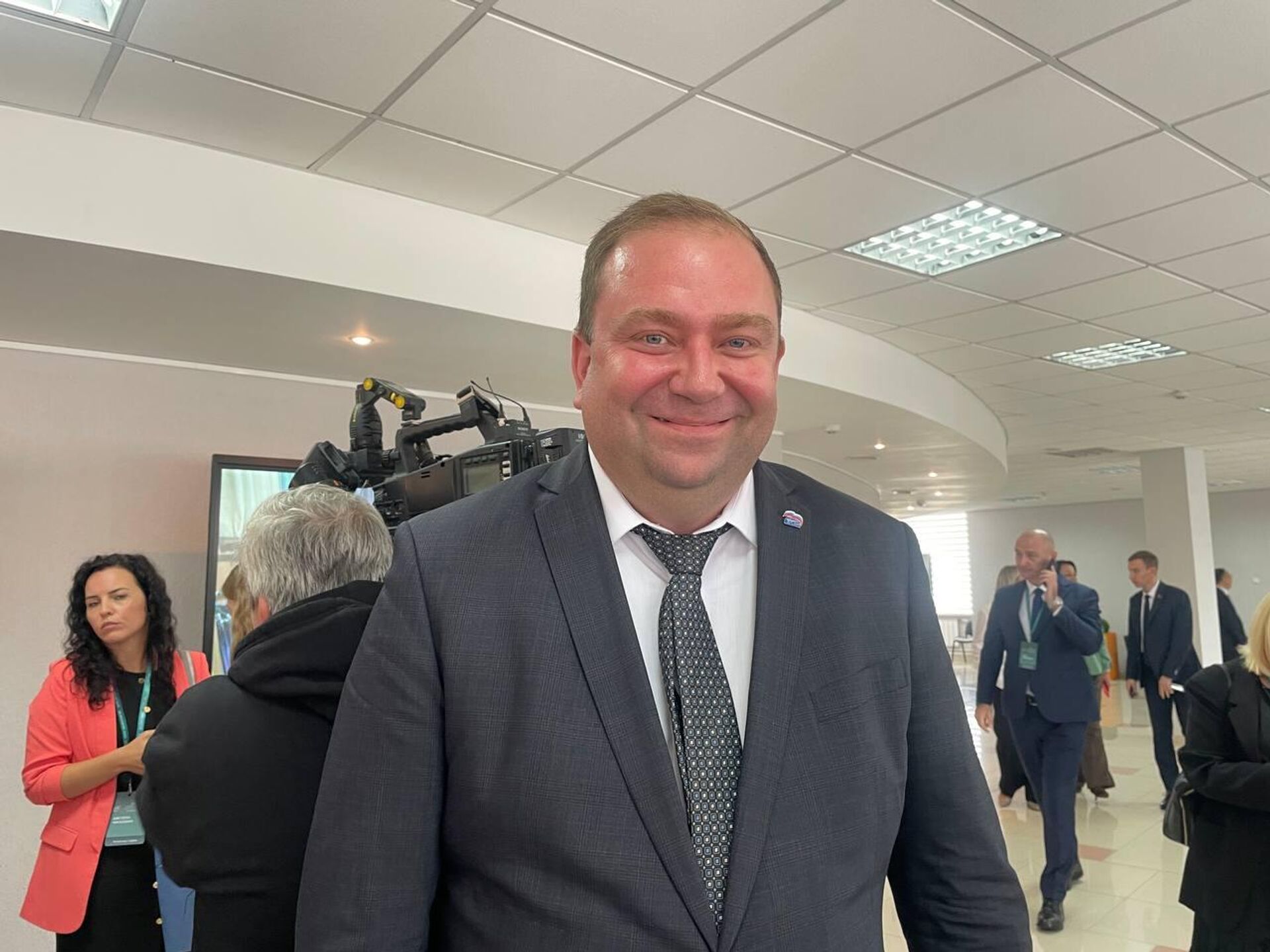 Врио заместителя губернатора Брянской области Денис Амеличев Врио заместителя губернатора Брянской области Денис Амеличев - Sputnik Беларусь, 1920, 18.09.2025