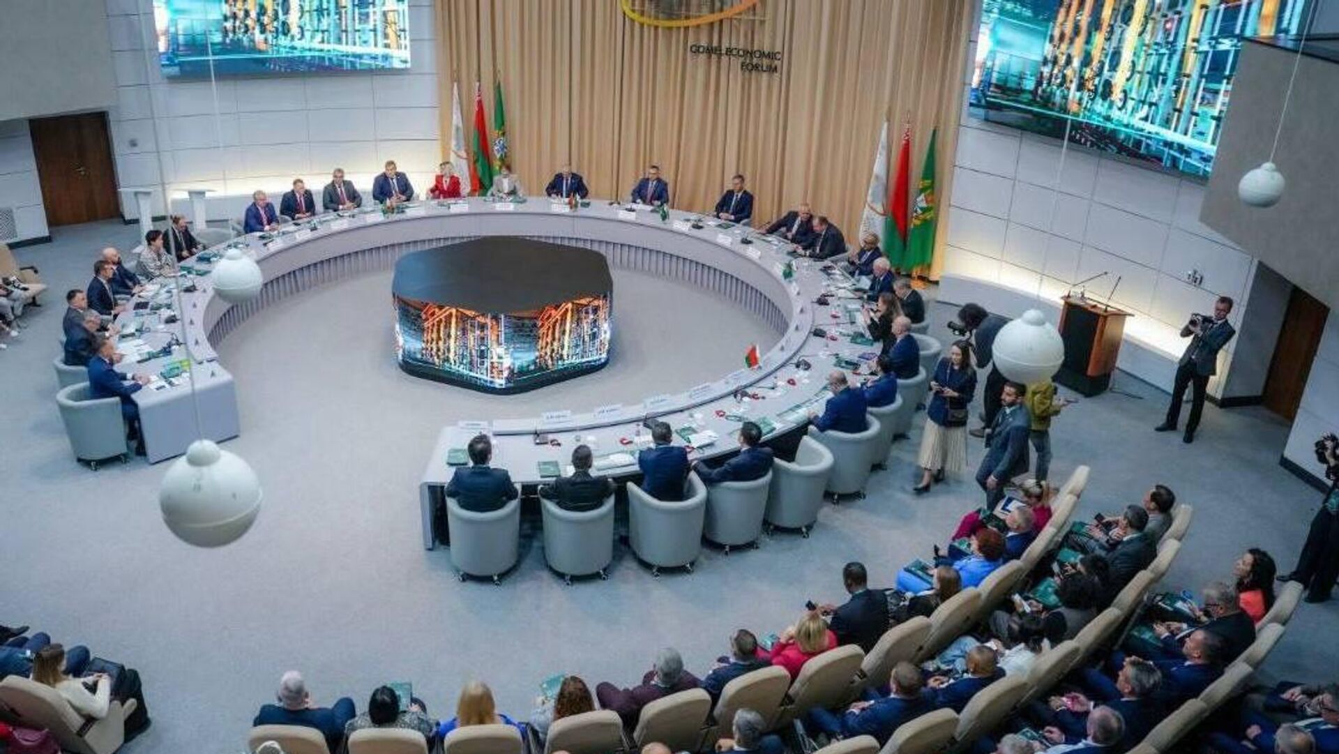 XIX Гомельский экономический форум XIX Гомельский экономический форум - Sputnik Беларусь, 1920, 18.09.2025