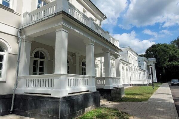 Дворцово-парковый ансамбль Булгаков в агрогородке Жиличи Могилевской области Дворцово-парковый ансамбль Булгаков в агрогородке Жиличи Могилевской области - Sputnik Беларусь