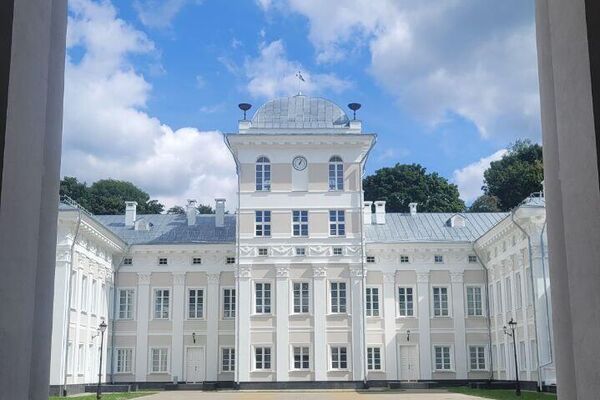 Дворцово-парковый ансамбль Булгаков в агрогородке Жиличи Могилевской области Дворцово-парковый ансамбль Булгаков в агрогородке Жиличи Могилевской области - Sputnik Беларусь