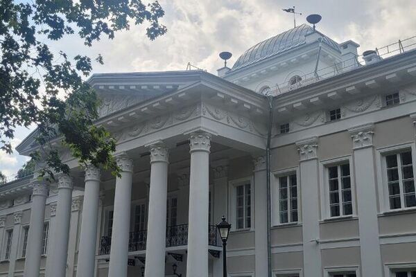 Дворцово-парковый ансамбль Булгаков в агрогородке Жиличи Могилевской области Дворцово-парковый ансамбль Булгаков в агрогородке Жиличи Могилевской области - Sputnik Беларусь