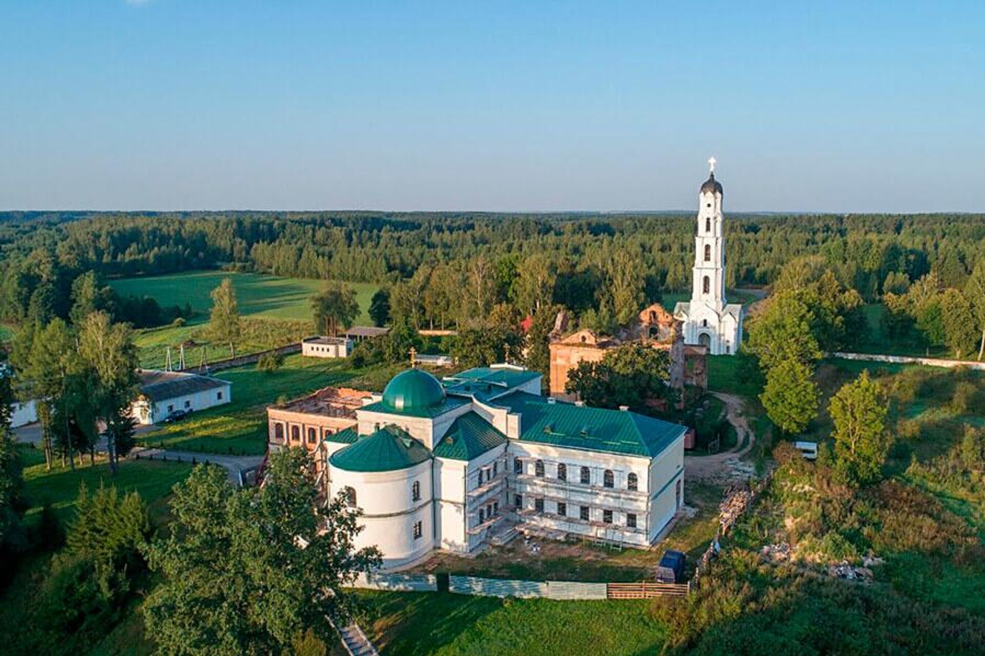 Пустынский Свято-Успенский мужской монастырь в Могилевской области Пустынский Свято-Успенский мужской монастырь в Могилевской области - Sputnik Беларусь, 1920, 19.09.2025