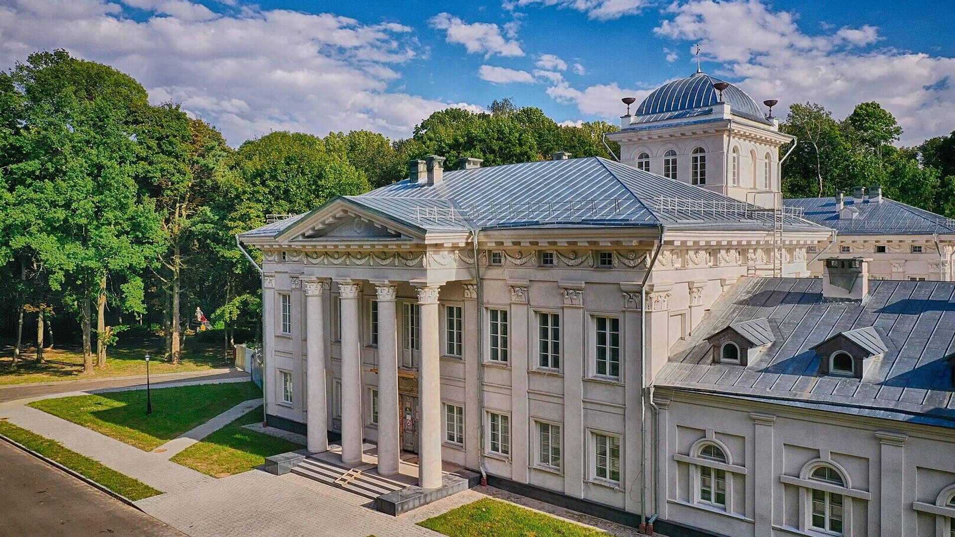 Дворцово-парковый ансамбль Булгаков в Жиличах Могилевской области Дворцово-парковый ансамбль Булгаков в Жиличах Могилевской области - Sputnik Беларусь, 1920, 19.09.2025