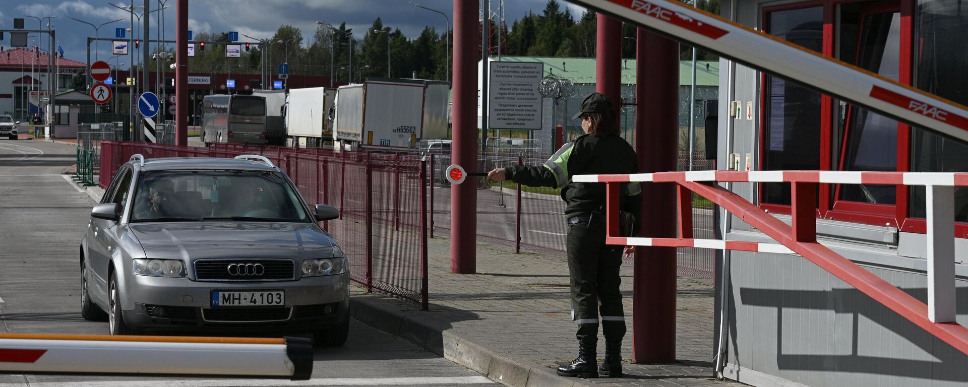 Как работает единственный пункт пропуска на границе Беларуси с Латвией (видео) - Sputnik Беларусь, 1920, 21.09.2025
