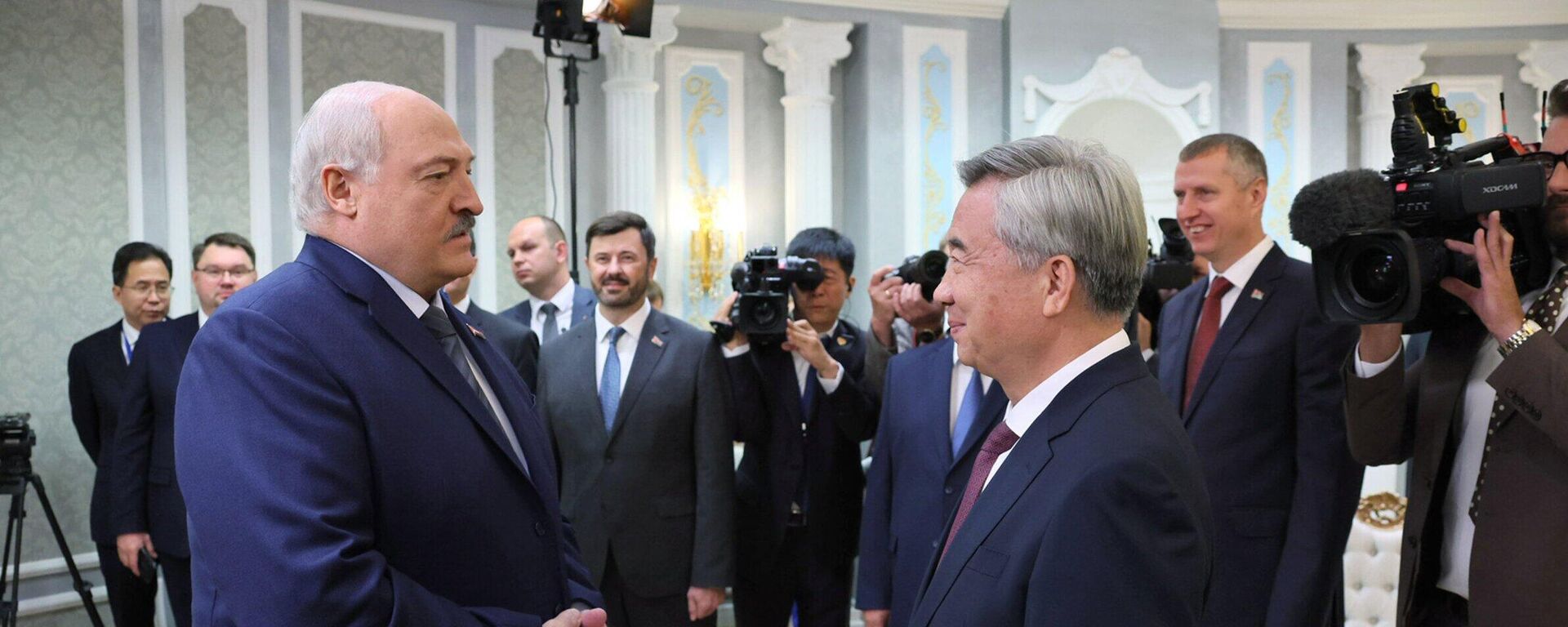 Встреча президента Беларуси Александра Лукашенко с членом Постоянного комитета Политбюро ЦК Компартии Китая Ли Си - Sputnik Беларусь, 1920, 22.09.2025