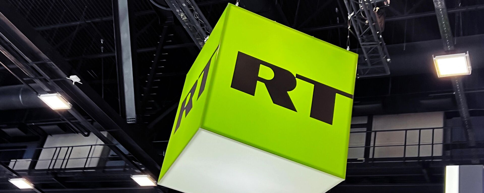 Лагатып тэлеканала RT - Sputnik Беларусь, 1920, 17.10.2025