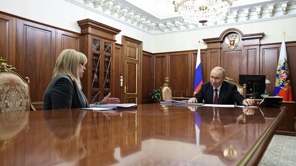 Прэзідэнт Уладзімір Пуцін правёў сустрэчу з кіраўніком ЦВК Элай Памфілавай - Sputnik Беларусь