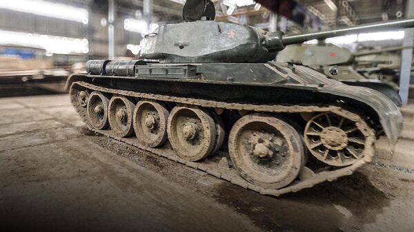 Секретный предок советской брони: история и легенды о танке Т-44 (видео) - Sputnik Беларусь
