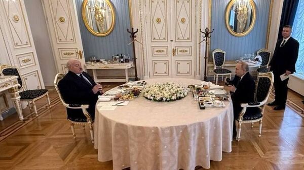 Рабочий завтрак президентов Беларуси и России Александра Лукашенко и Владимира Путина в Кремле - Sputnik Беларусь