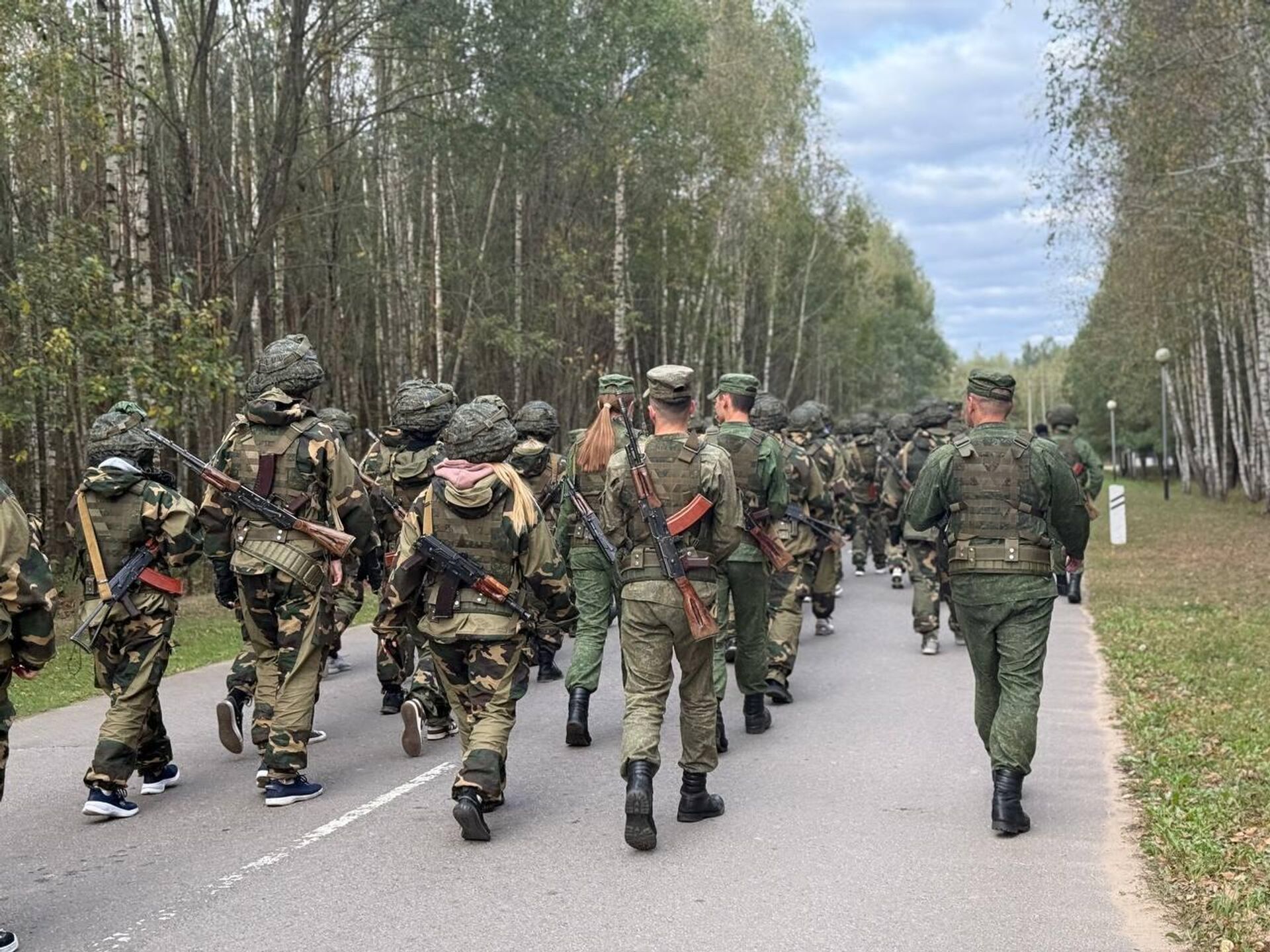 II Форум блогеров Беларуси БлогБай. Сила в правде! в учебном центре Военной академии Белая Лужа II Форум блогеров Беларуси БлогБай. Сила в правде! в учебном центре Военной академии Белая Лужа - Sputnik Беларусь, 1920, 27.09.2025