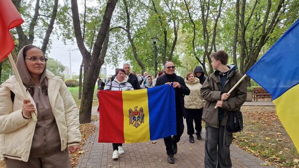 Молдоване, проживающие в России, приехали проголосовать в Минск - Sputnik Беларусь