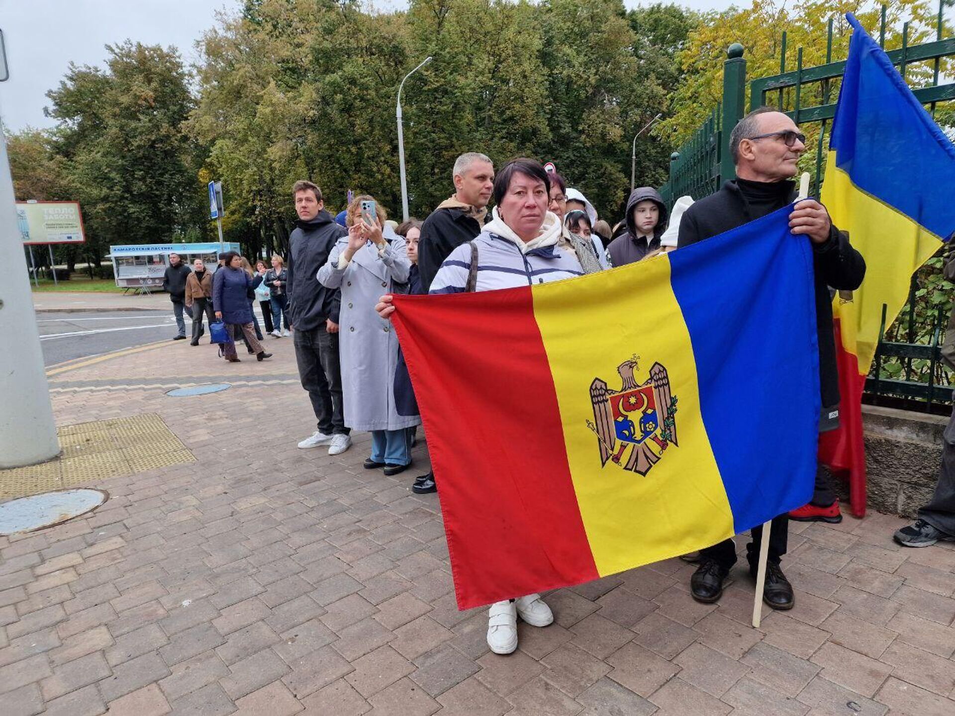 Молдоване, проживающие в России, приехали проголосовать в Минск