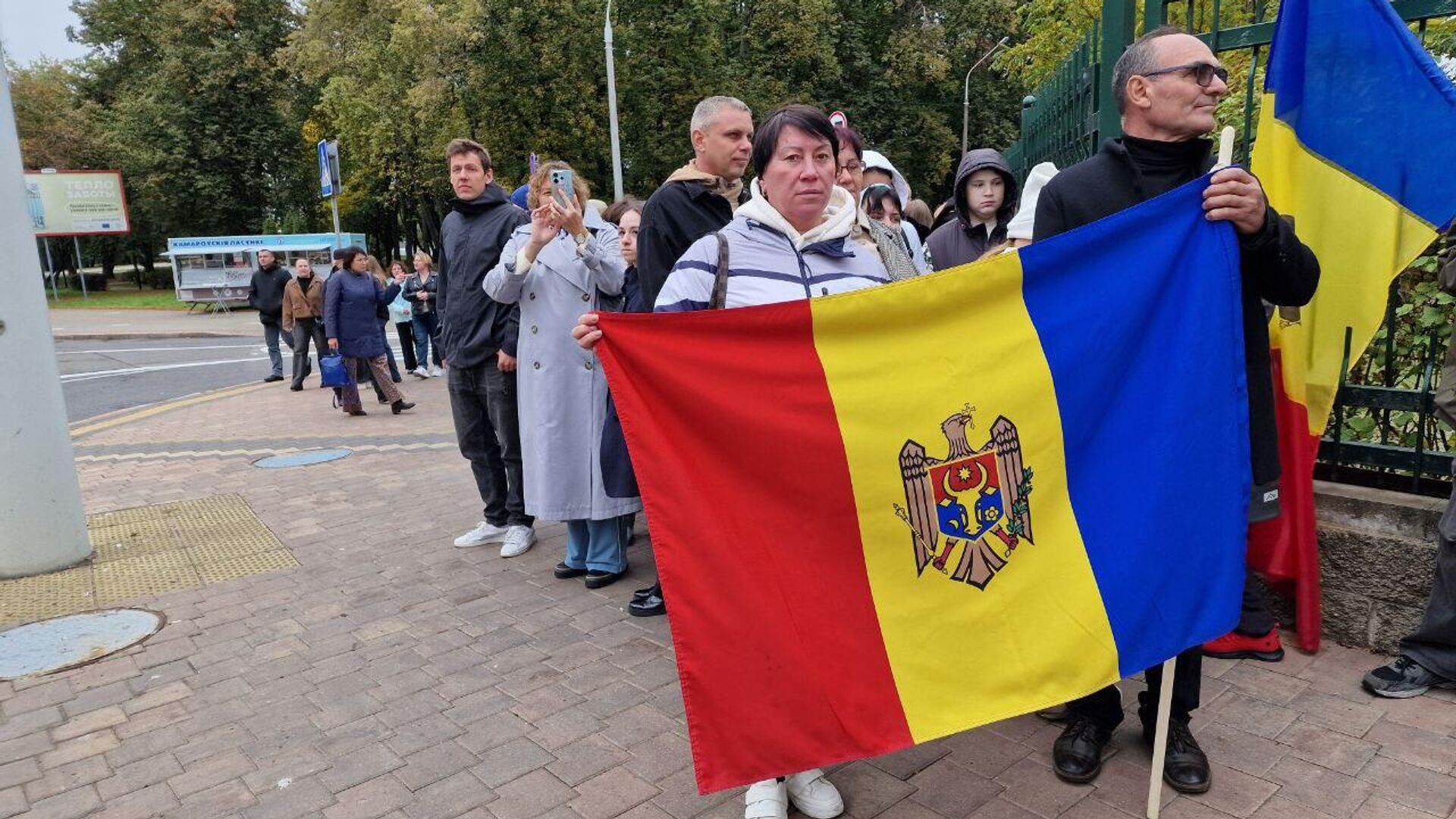 Молдоване, проживающие в России, приехали проголосовать в Минск