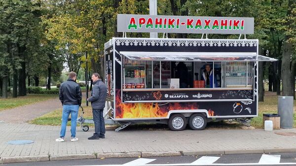 Выездная торговля, архивное фото - Sputnik Беларусь