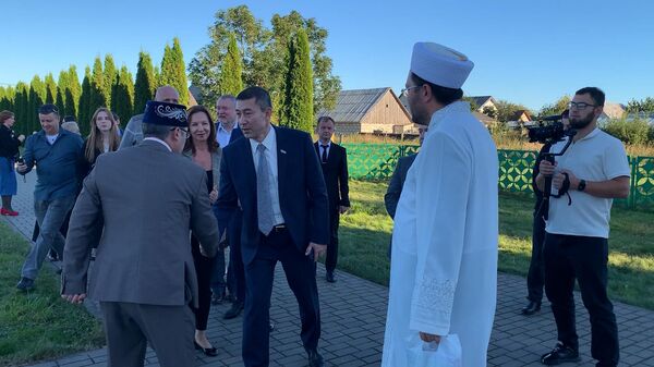 Белорусские татары познакомились с земляками из Крыма (видео) - Sputnik Беларусь