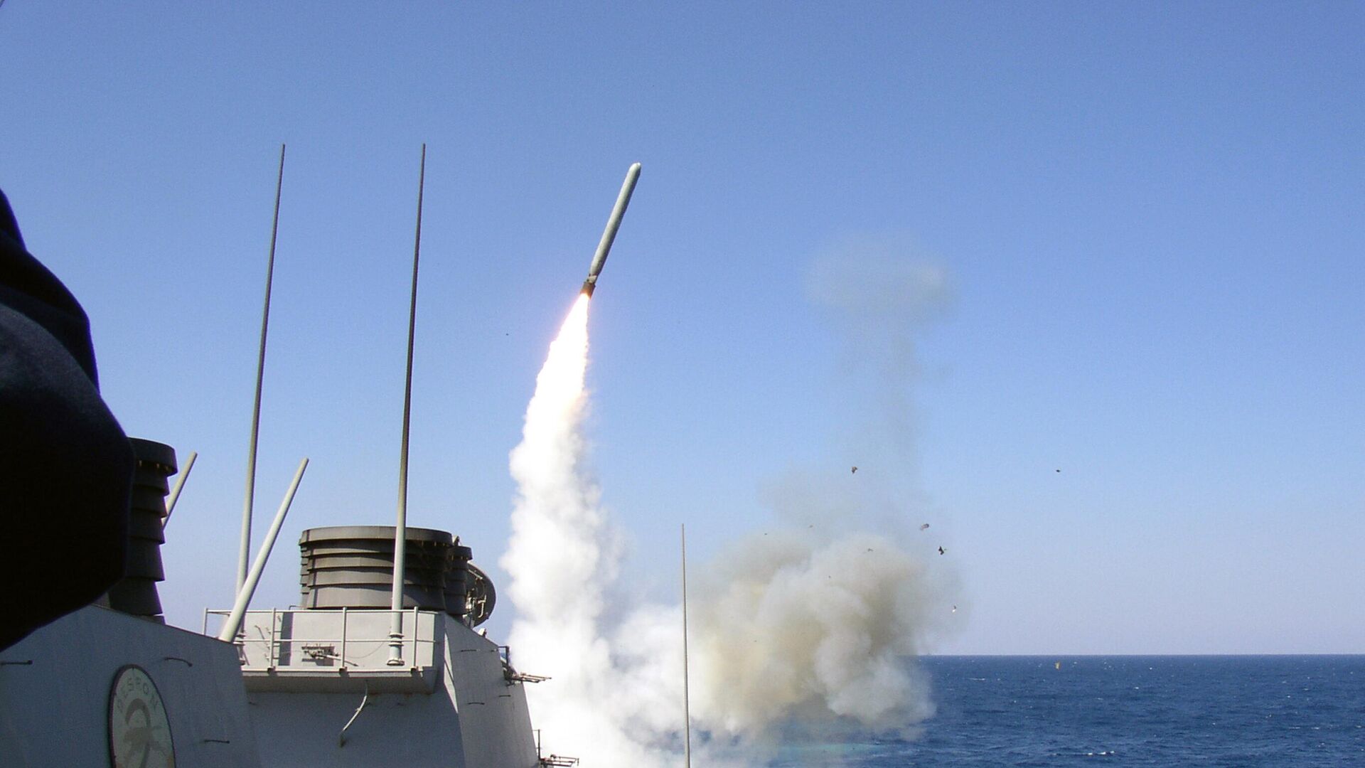 Пуск ракеты Tomahawk с корабля