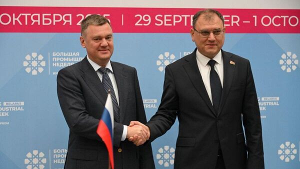 Віцэ-губернатар Санкт-Пецярбурга Кірыл Палякоў і віцэ-прэм'ер Беларусі Віктар Каранкевіч - Sputnik Беларусь