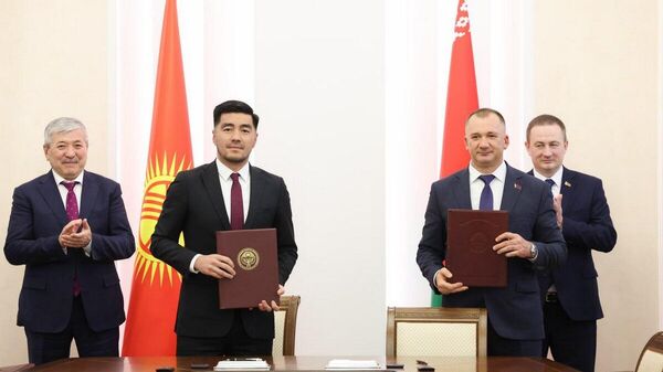 Беларусь і Кыргызстан падпісалі пагадненне аб парадку знаходжання грамадзян - Sputnik Беларусь