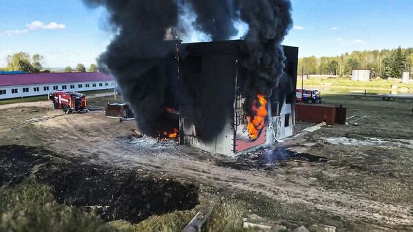 Сожгли дом, чтобы изучить пожар: уникальный эксперимент МЧС (видео) - Sputnik Беларусь