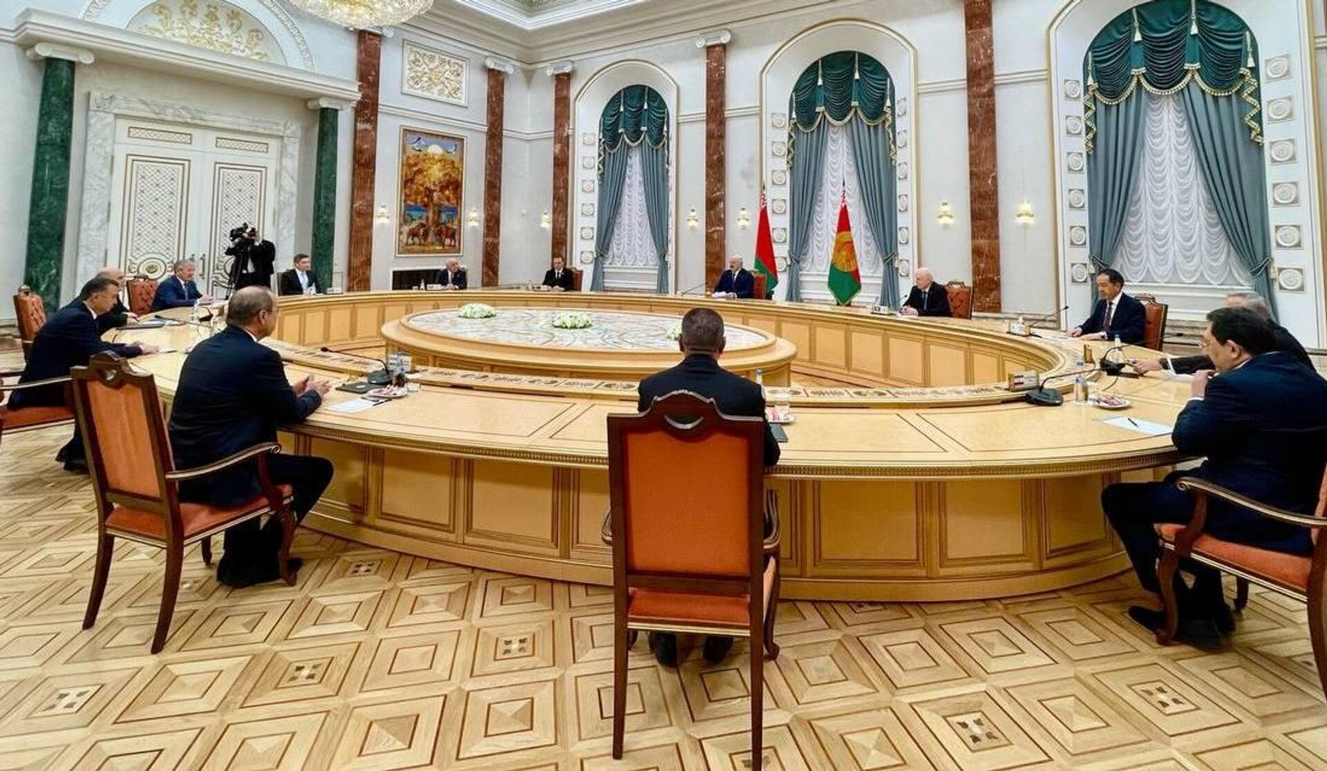 Президент Беларуси Александр Лукашенко проводит встречу с премьерами стран СНГ