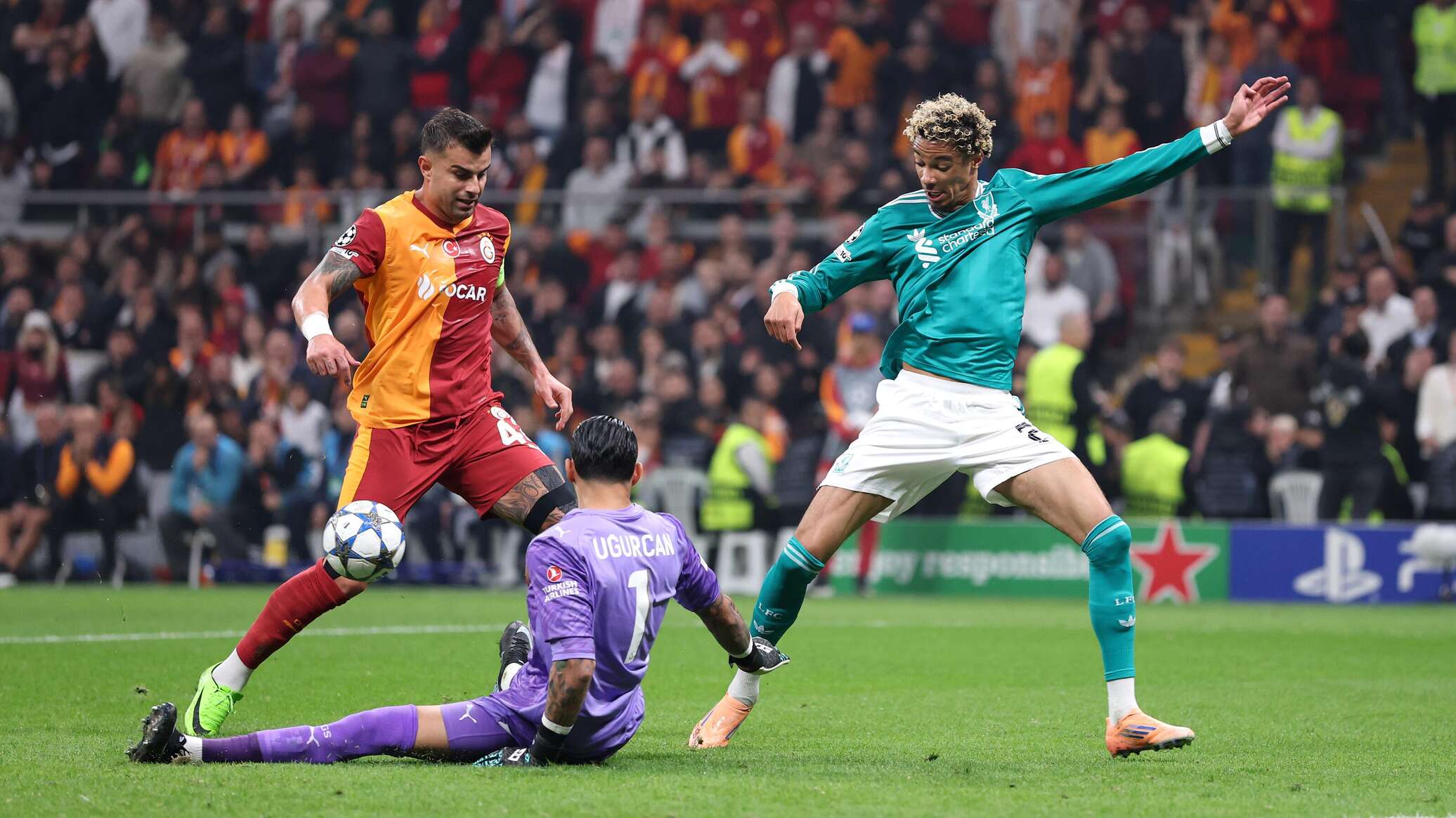 "Ливерпуль" проиграл "Галатасараю" в Лиге чемпионов