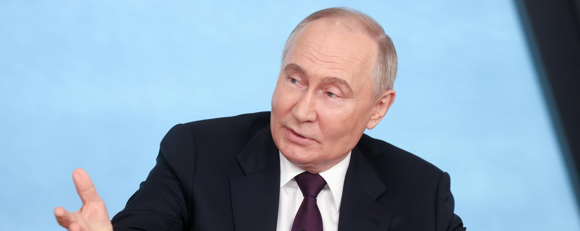 Владимир Путин выступает на пленарной сессии клуба Валдай ― трансляция