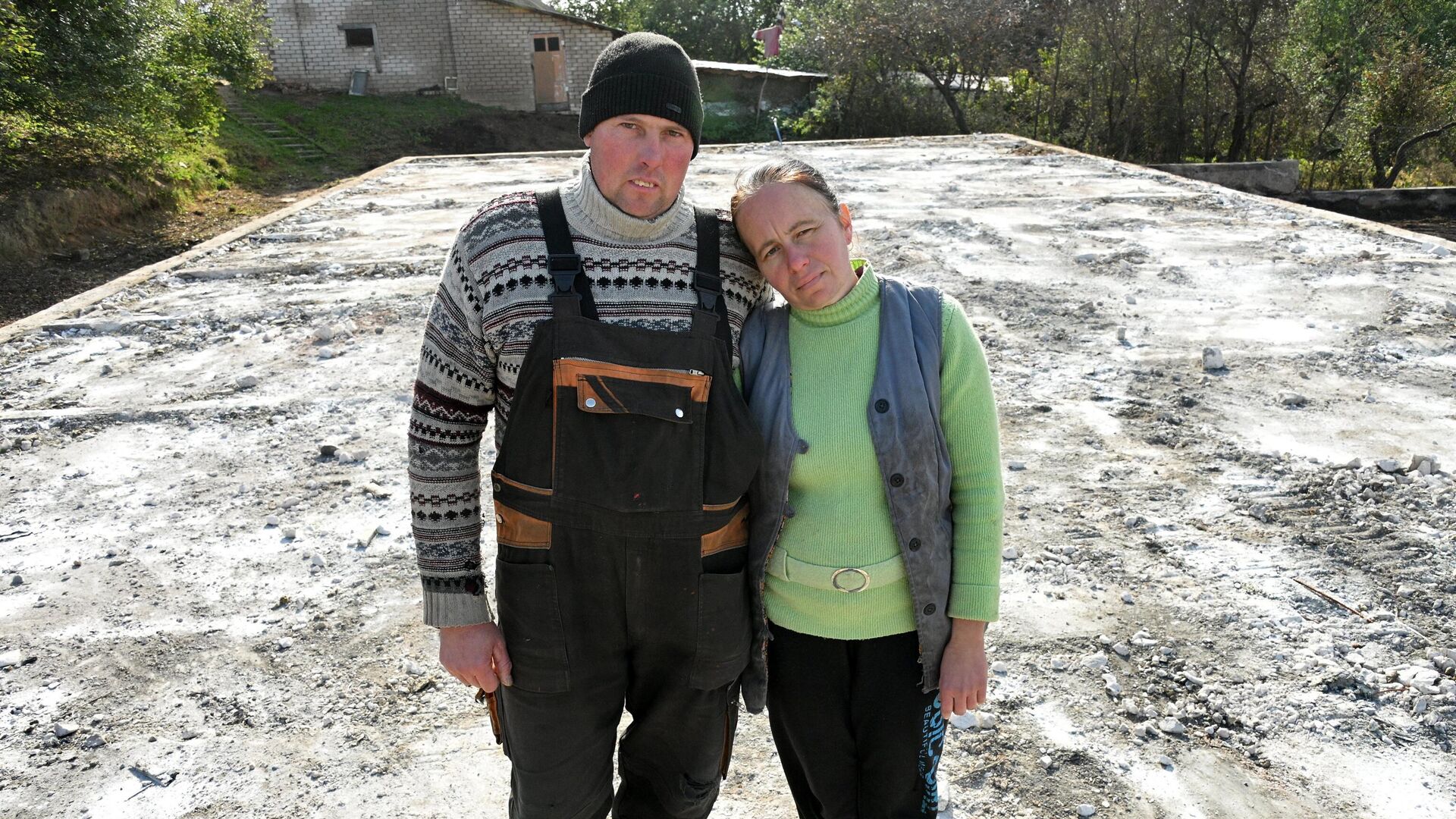 У многодетной семьи Сенько из агрогородка Лошаны сгорела ферма, а вместе с ней ― заживо 28 коров