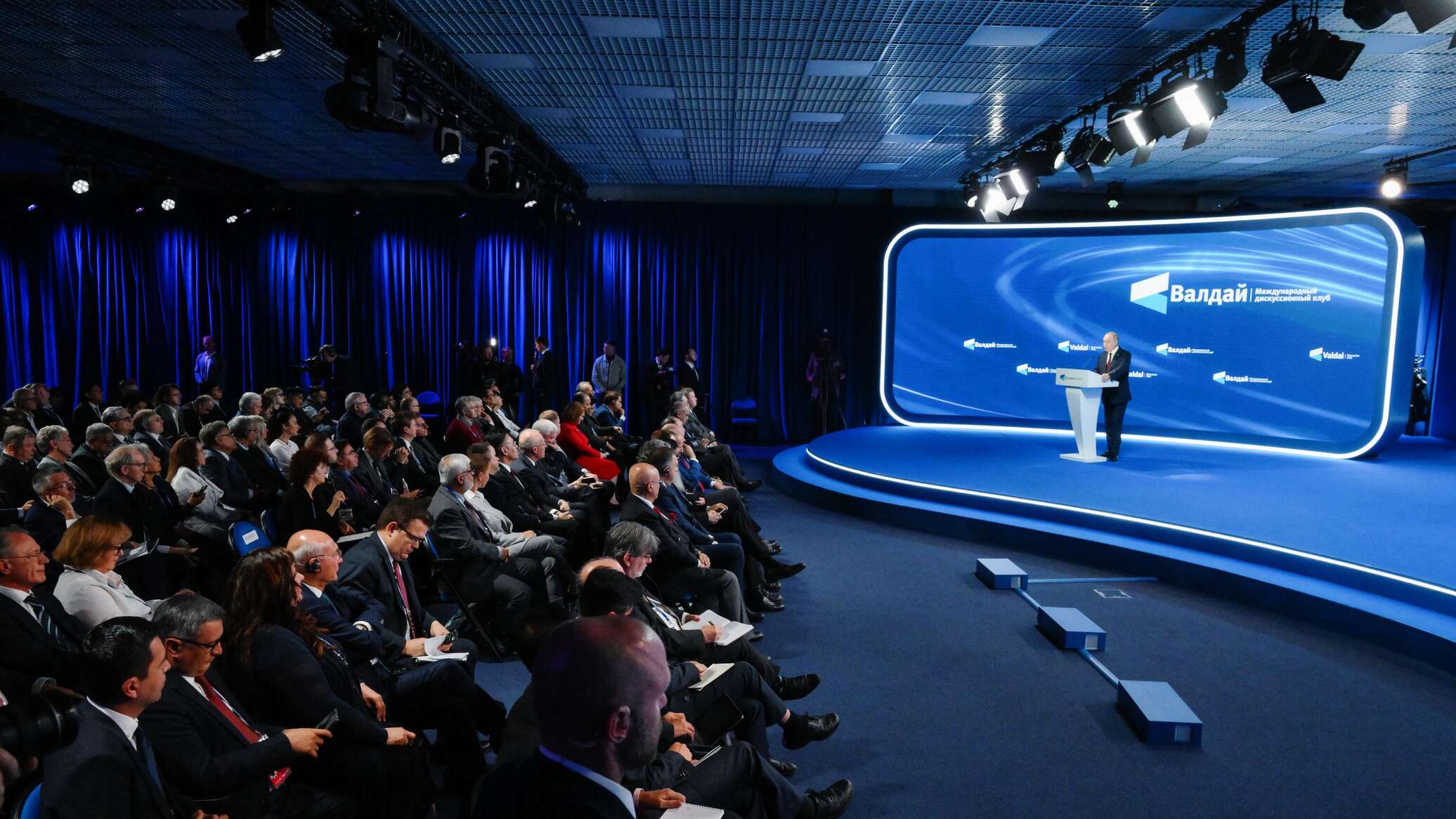 Путин: в мире должны быть готовыми ко всему, ставки чрезвычайно высоки Путин: в мире должны быть готовыми ко всему, ставки чрезвычайно высоки