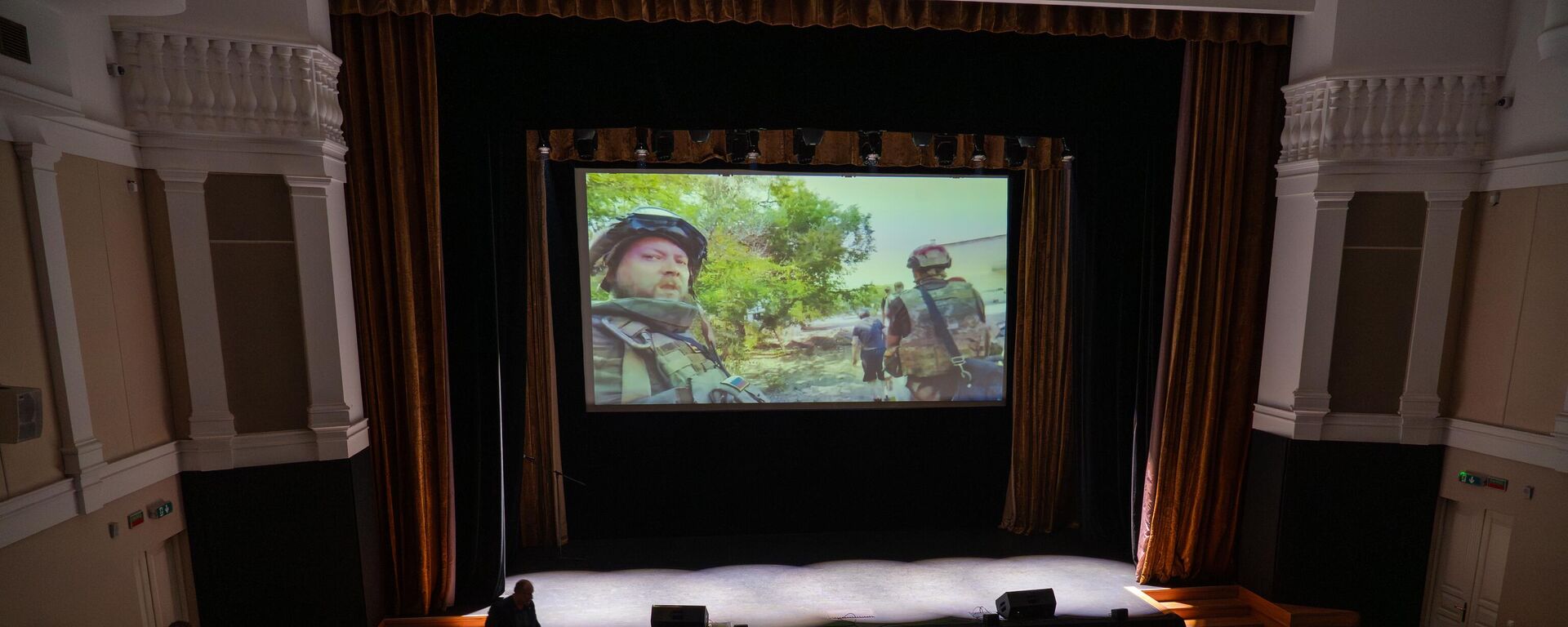 Фільм Парень с нашего двора: Журавлев упершыню паказалі ў Мінску - Sputnik Беларусь, 1920, 04.10.2025