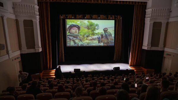 Фільм Парень с нашего двора: Журавлев упершыню паказалі ў Мінску - Sputnik Беларусь