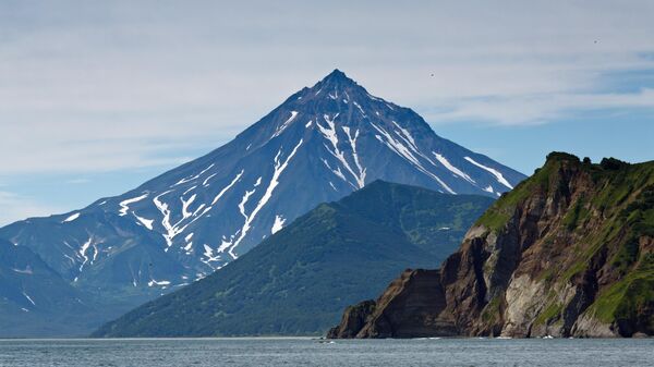 Вид на Вилючинский вулкан из Авачинского залива. - Sputnik Беларусь