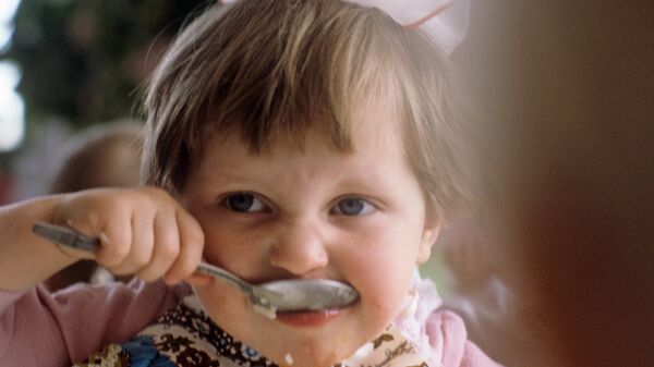 Ребенок в яслях - Sputnik Беларусь