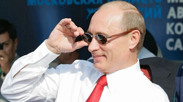 Прэзідэнт Расіі Уладзімір Пуцін на адкрыцці восьмага Міжнароднага авіяцыйна-касмічнага салона МАКС-2007 у Жукоўскім - Sputnik Беларусь