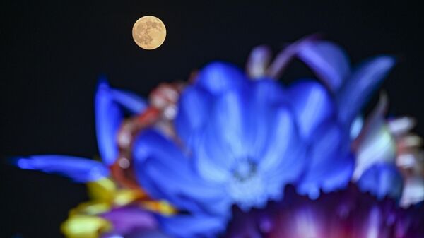 Октябрьская урожайная луна над Китаем - Sputnik Беларусь