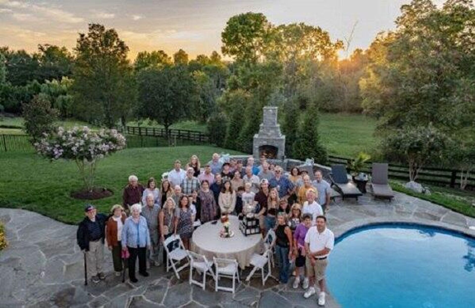 Алекс Лимож семья и друзья - Sputnik Беларусь, 1920, 07.10.2025