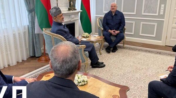 Лукашенко принимает султана Омана в домашней обстановке - Sputnik Беларусь