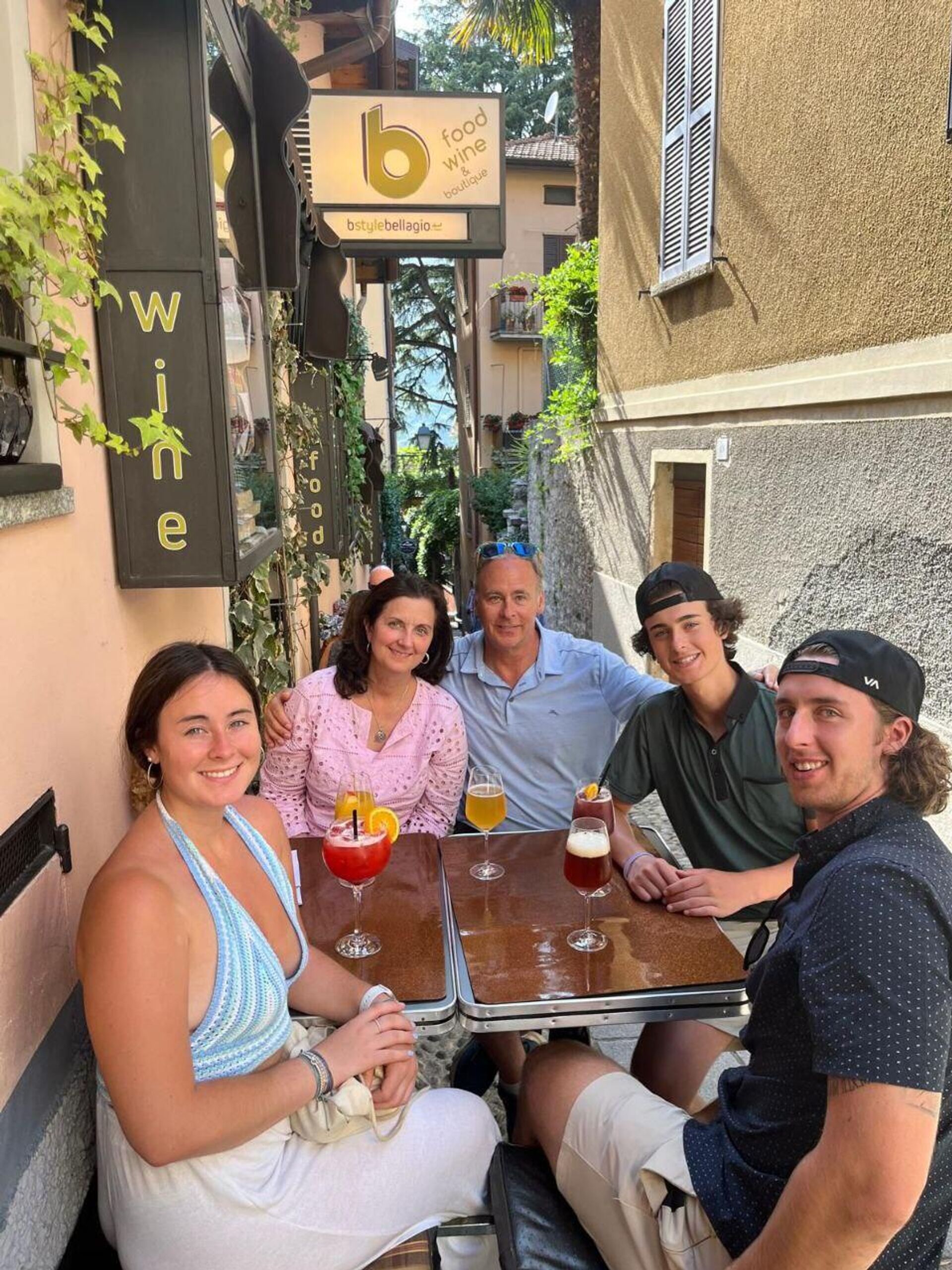 Алекс Лимож с родными в Италии - Sputnik Беларусь, 1920, 07.10.2025