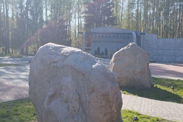 Мемориальный комплекс Ола в Гомельской области Мемориальный комплекс Ола в Гомельской области - Sputnik Беларусь