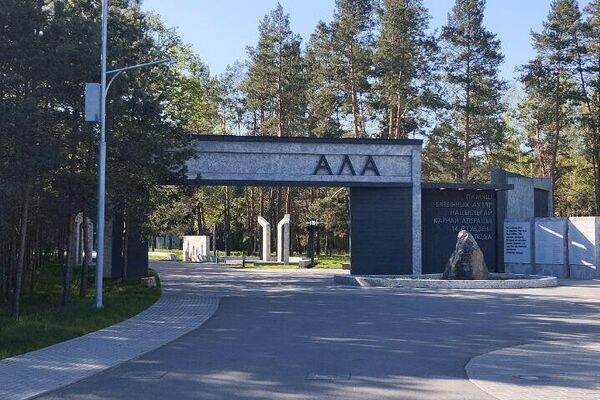 Мемориальный комплекс Ола в Гомельской области Мемориальный комплекс Ола в Гомельской области - Sputnik Беларусь