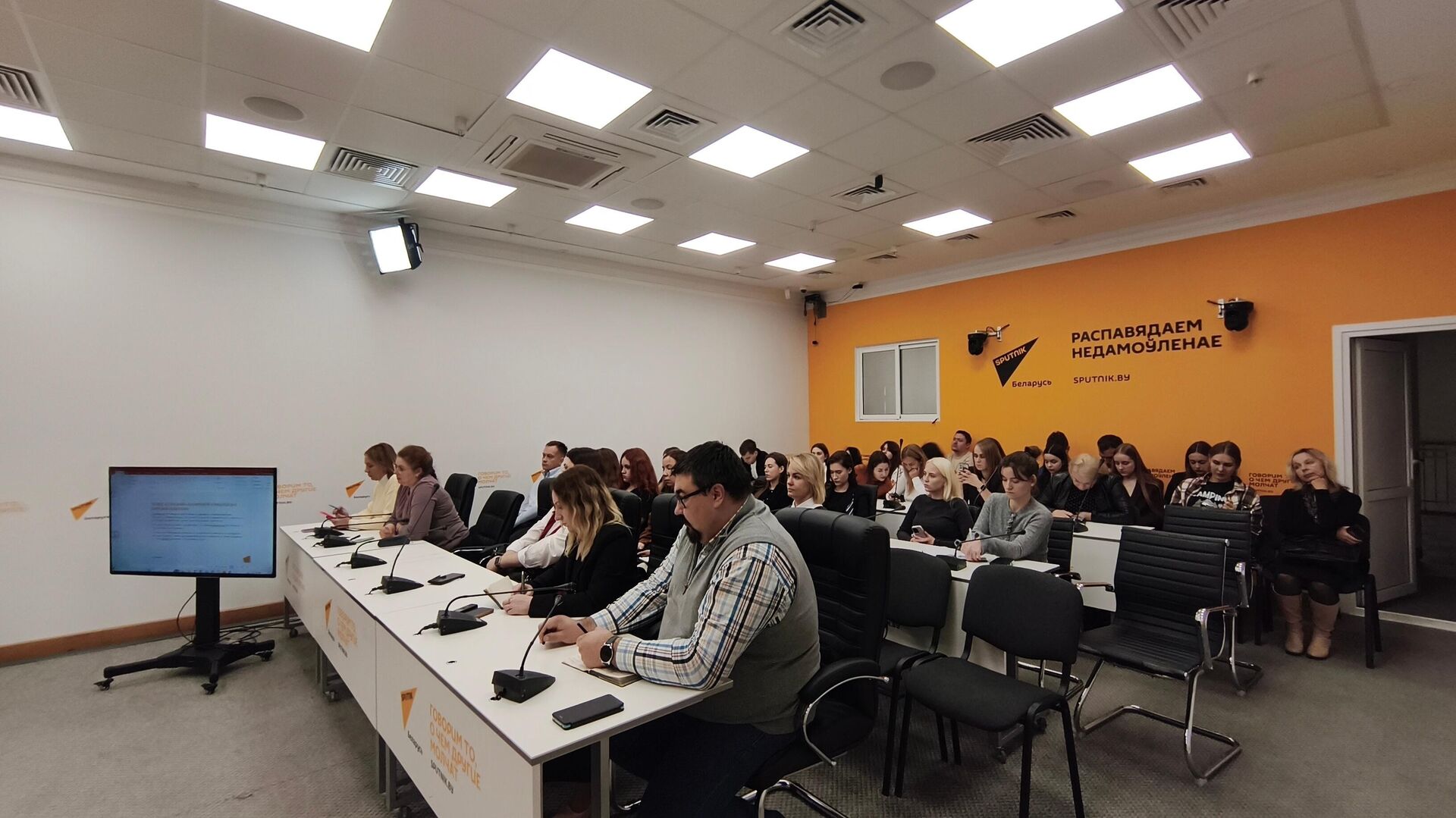 Модуль SputnikPro на тему: Колумнистика в эпоху Telegram и TikTok - Sputnik Беларусь, 1920, 09.10.2025