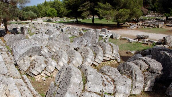 Руины храма Зевса в Олимпии, архивное фото - Sputnik Беларусь