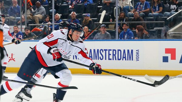 Алексей Протас в матче против Айлендерс - Sputnik Беларусь