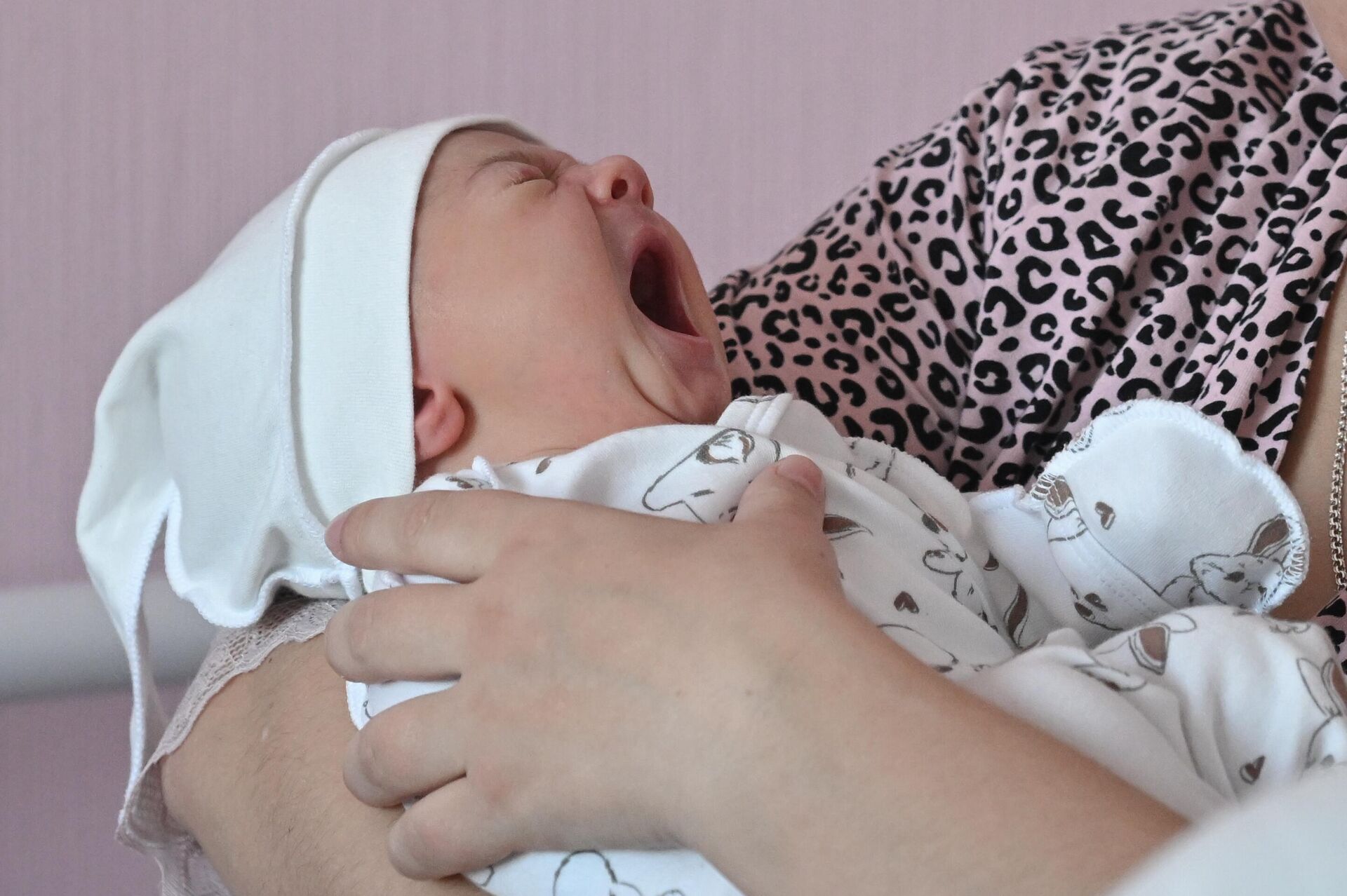 Новорожденный в перинатальном центре  - Sputnik Беларусь, 1920, 27.01.2026