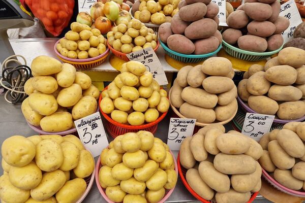 Овощи на Комаровском рынке - Sputnik Беларусь