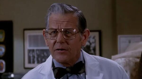 Эд Уильямс в фильме Голый пистолет - Sputnik Беларусь