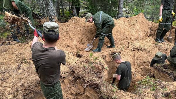 Работа поискового батальона Министерства обороны Беларуси - Sputnik Беларусь